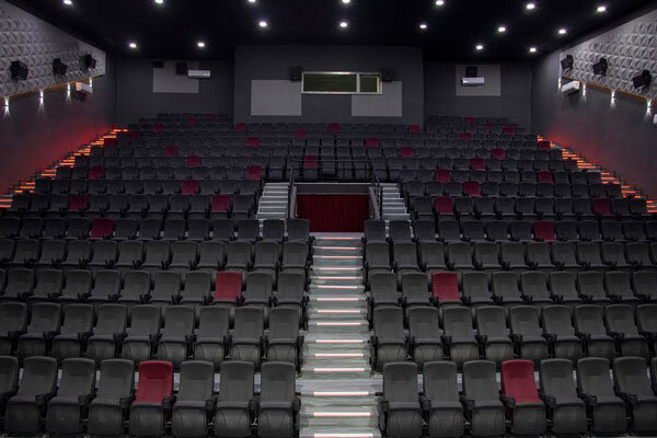 استقبال اندک مخاطبان از بازگشایی سینماها/«سمفا» را بد تعریف کردیم