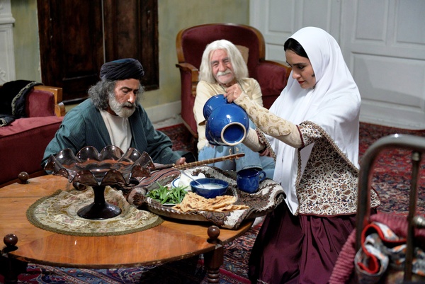 آدم‌های جعلی را جای بزرگان به ما تحمیل می‌کنند/ قمرالملوک وزیری اولین سلبریتی ایران است