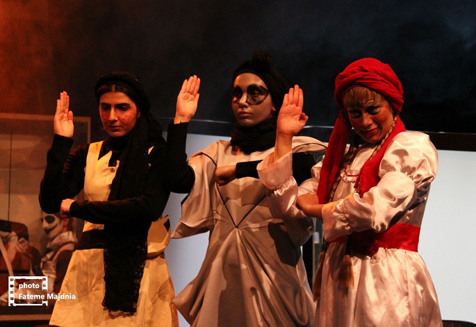 روایت جعفری پور از نمایش «انجمن نویسندگان مرده» | تلاش جوکر برای آزادی بشر