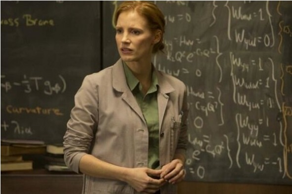 جسیکا چستین از پالم اسپرینگز جایزه می گیرد