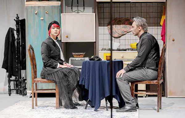 نقد نمایش «درخت شیشه ای آلما»/ رویاهایی که دیگر نمی بینیم 