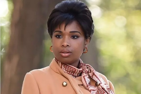 جایزه اصلی پالم اسپرینگز به جنیفر هادسون اهدا می شود