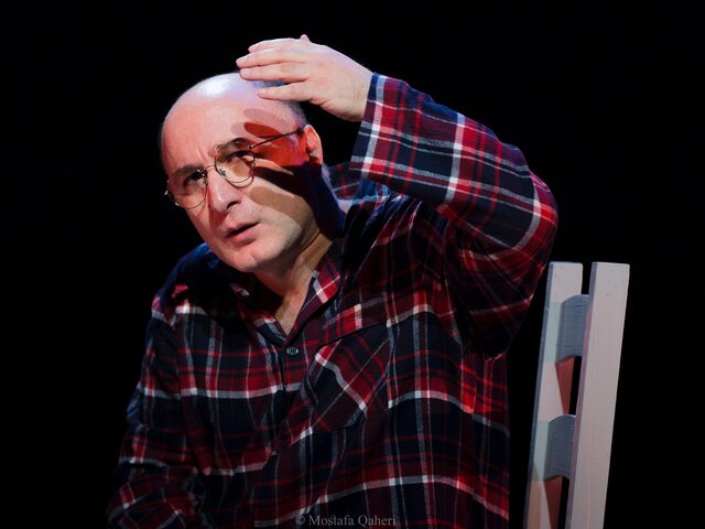 نقشی که هم احمدرضا احمدی هست و هم نیست+ دست خط شاعر