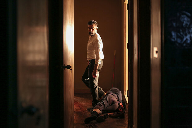 «قاتل و وحشی» منعی برای حضور در «فجر» ندارد/ به قانون عمل کنید