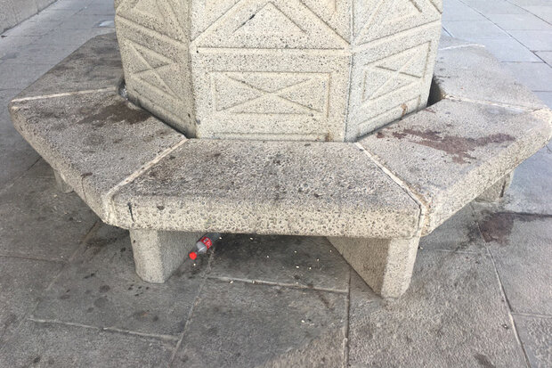 شستشوی محیط «تئاتر شهر» کار سختی است؟/ فضای کثیف میزبانی یک جشن!