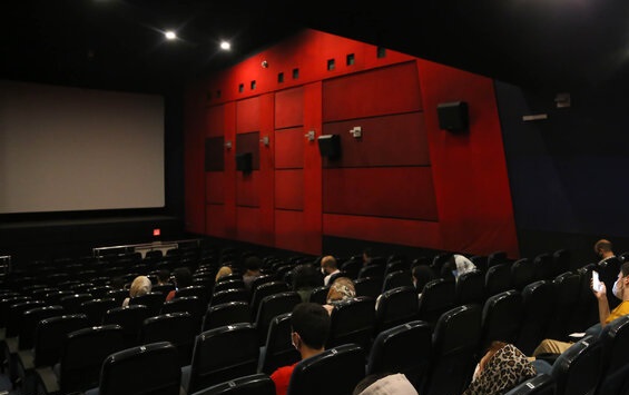 روایتی عجیب از سالن‌های خالی «جشنواره»/ دست از سر «فجر» بردارید!