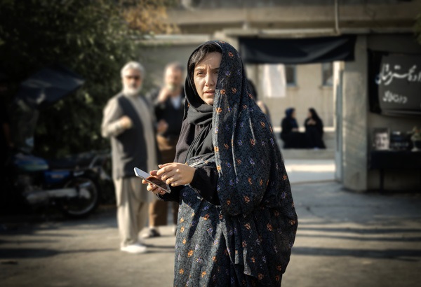 نگاهی به فیلم «شادروان» ساخته حسین نمازی/ آدم‌های عادی در شرایط غیرعادی 