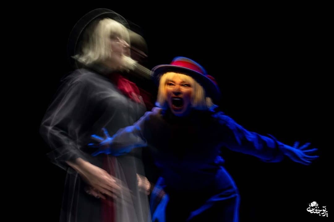 نگاهی به نمایش «شترمرغ»/ چند شخصیتی!