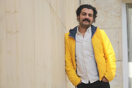 پر از قرضم اما خوشحال!