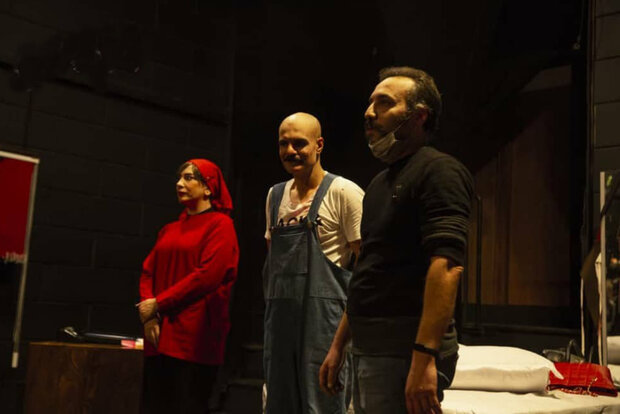 «پوزه چرمی» در تماشاخانه شانو به صحنه رفت