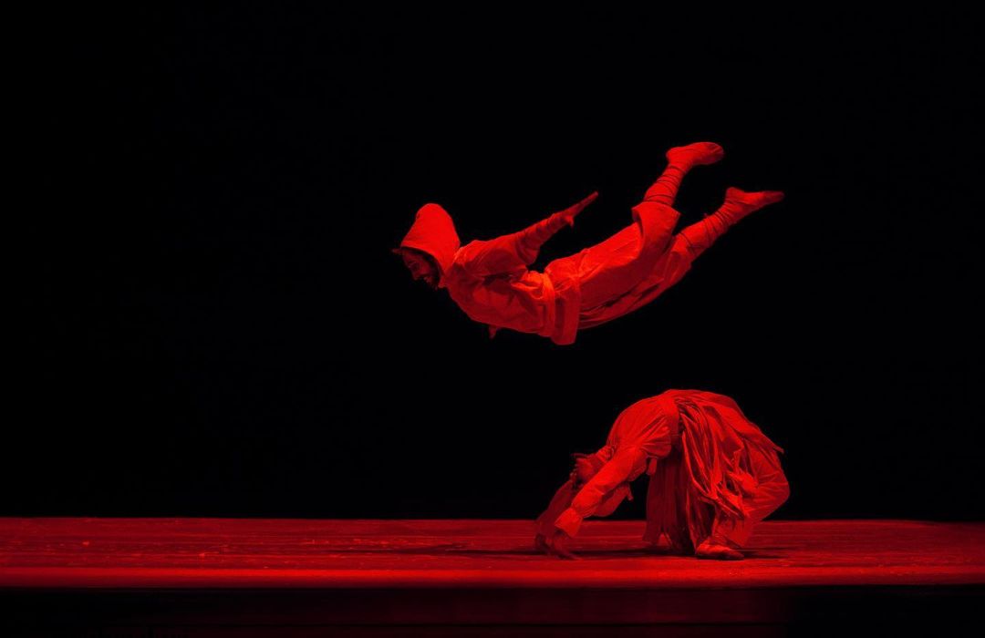 گزارش تصویری- نمایش «خانه سیاه است» به کارگردانی محسن ‌اردشیر