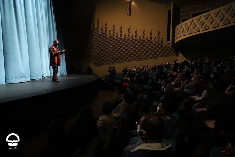 اجرای «خانه سیاه است» در تئاتر شهر آغاز شد