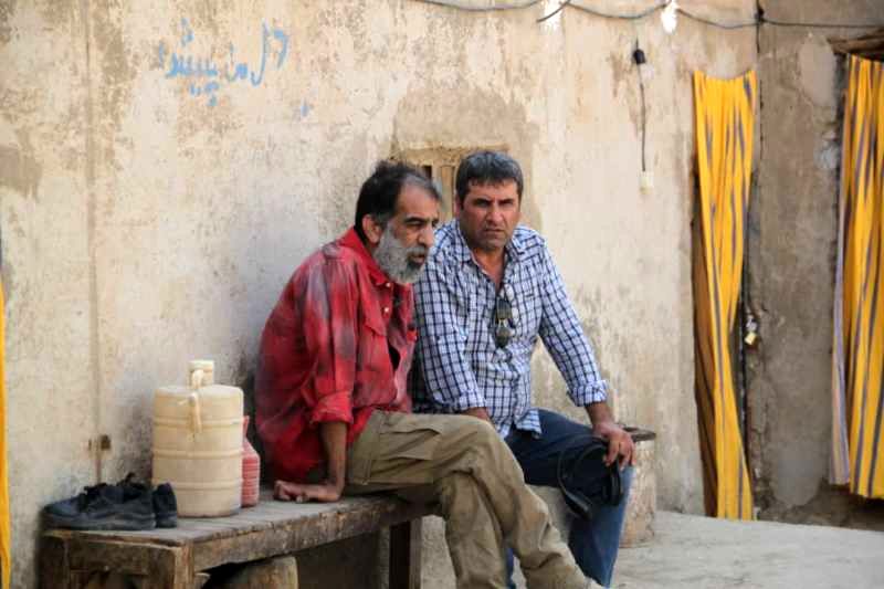 https://teater.ir/uploads/files/1400/farvardin-1400/فیلم-دشت-خاموش.jpg