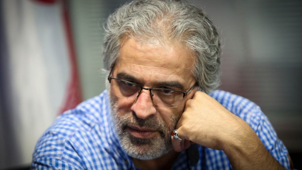 نقدِ دههی هفتاد جای خود را به نقزدن داده است نقدِ دههی هفتاد جای خود را به نقزدن داده است