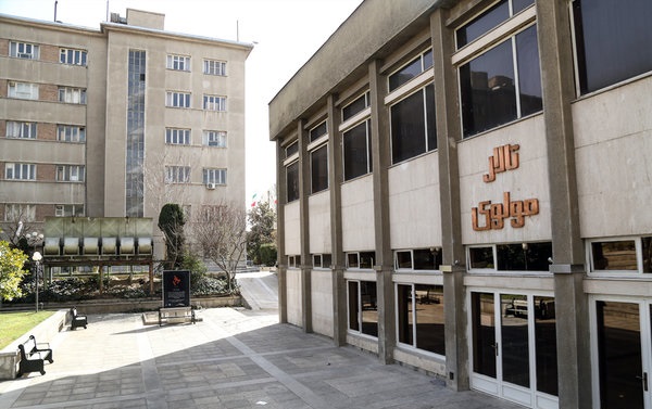 دانشگاه‌ها از تئاترهای دانشجویی حمایت کنند