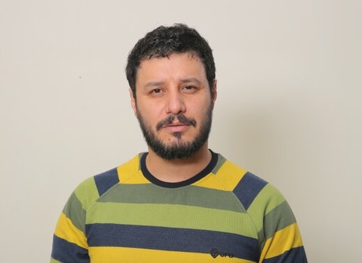 جواد عزتی به سوگ نشست  جواد عزتی به سوگ نشست