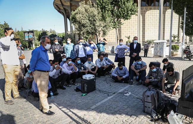 حکایت «بی‌فرهنگی» در مناظره‌ای فرهنگی!