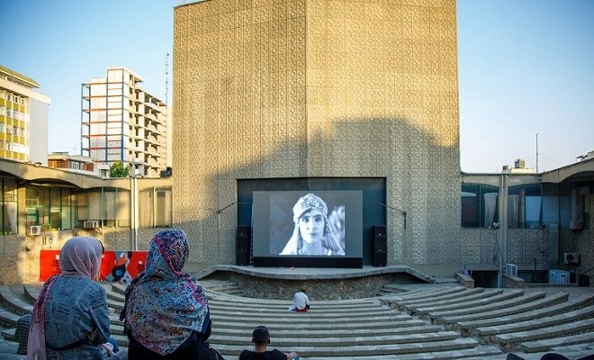 سینما روباز در زمانه کرونا و پساکرونا؛ امکانی جدید برای علاقهمندان سینما  سینما روباز در زمانه کرونا و پساکرونا؛ امکانی جدید برای علاقهمندان سینما