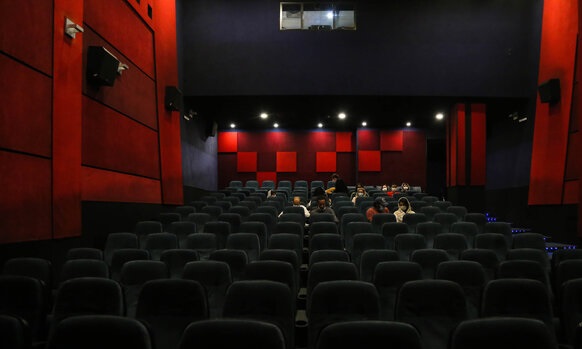 سینماداران تهدید به «تعطیلی» کردند