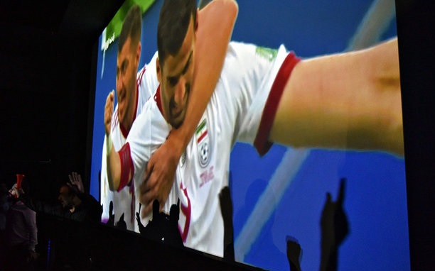 تنفس مصنوعی به «سینما» با اکران «فوتبال»/ به خاک سیاه نشستهایم! تنفس مصنوعی به «سینما» با اکران «فوتبال»/ به خاک سیاه نشستهایم!