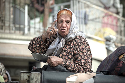 گلایه‌های گیتی معینی: گاهی نصف دستمزدم را هم نمی‌دهند!