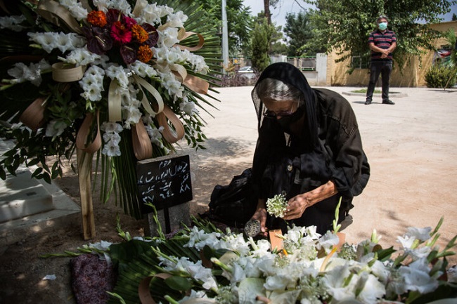 جلال ستاری در همسایگی محمدعلی کشاورز آرام گرفت