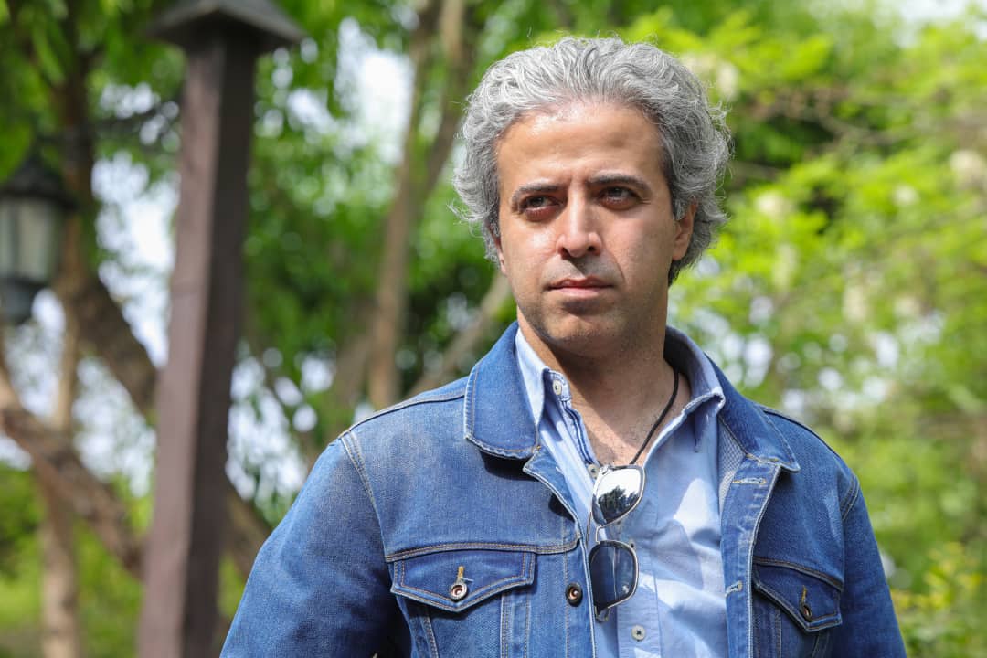 ایوب آقاخانی بازیگر تله تئاتر «یک آشنایی ساده» شد