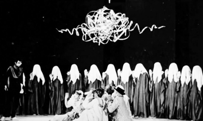 تئاتر ایران تاریخ تحلیلی ندارد  