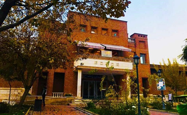 تماشاخانه ایرانشهر اجراهای سال ۱۴۰۰ را آغاز کرد