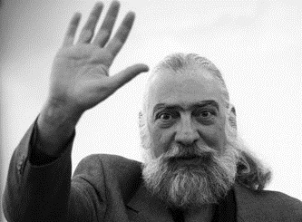 مشکاتیان نمرده است!