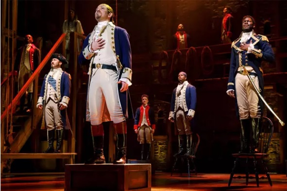 برادوی فعالیت‌هایش را از سر می‌گیرد/ «همیلتون» روی صحنه رفت