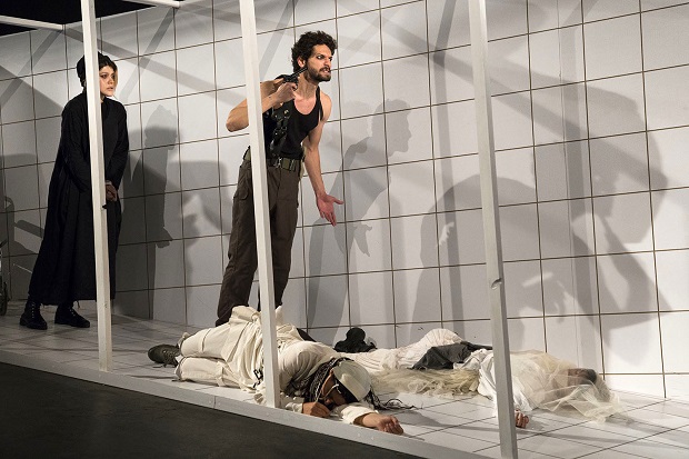 اجرای ۳۲ نمایش در ۱۸ تماشاخانه تهران با آغاز فصل تابستان  اجرای ۳۲ نمایش در ۱۸ تماشاخانه تهران با آغاز فصل تابستان