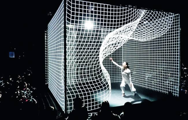 کاربرانِ متکثر مجوز صادر می‌کنند / مخاطب که تغییر کرد، تئاتر راهی جز دگرگونی ندارد 