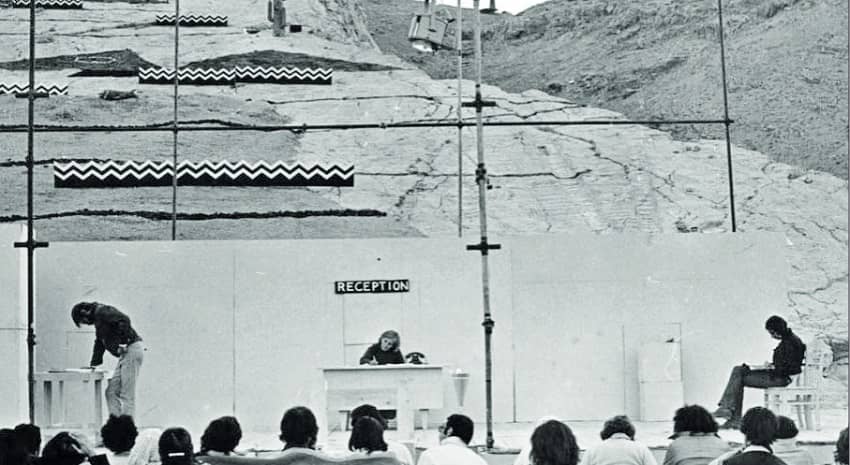 معجزه اجرا خارج از سالن‌های تنگ و تاریک 