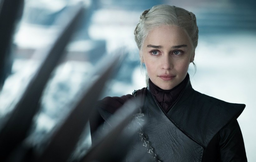 ۵ بازی برتر امیلیا کلارک؛ مادر اژدهایان و شکننده‌ی زنجیرها