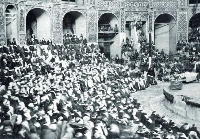 داستانی کردن تاریخ به شیوه سینمای مستند 