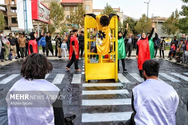 شانزدهمین دوره جشنواره تئاتر خیابانی مریوان ۲۱ آذر برگزار می شود 