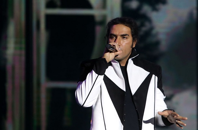 رضا یزدانی خواندن ترانه به سفارش فدراسیون فوتبال را تکذیب کرد