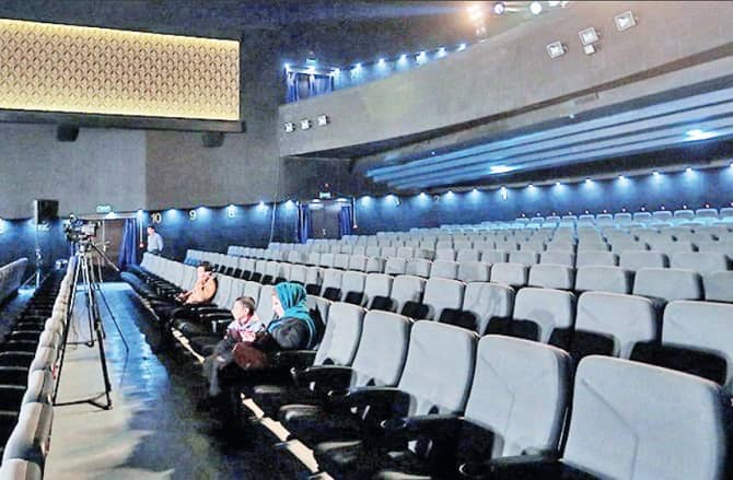 سانسور نباشد، هنرمندان هم تحریم نمی‌کنند