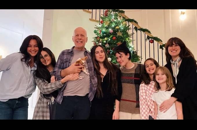 انتشار عکس تازه از بروس ویلیس/ وضعیت جان‌سخت در حال بدتر شدن است