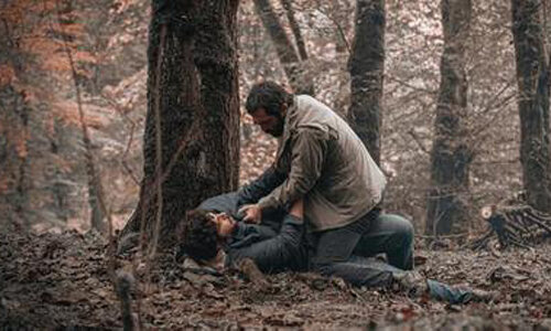 به اکران تن دادیم تا چراغ را روشن نگه داریم به اکران تن دادیم تا چراغ را روشن نگه داریم