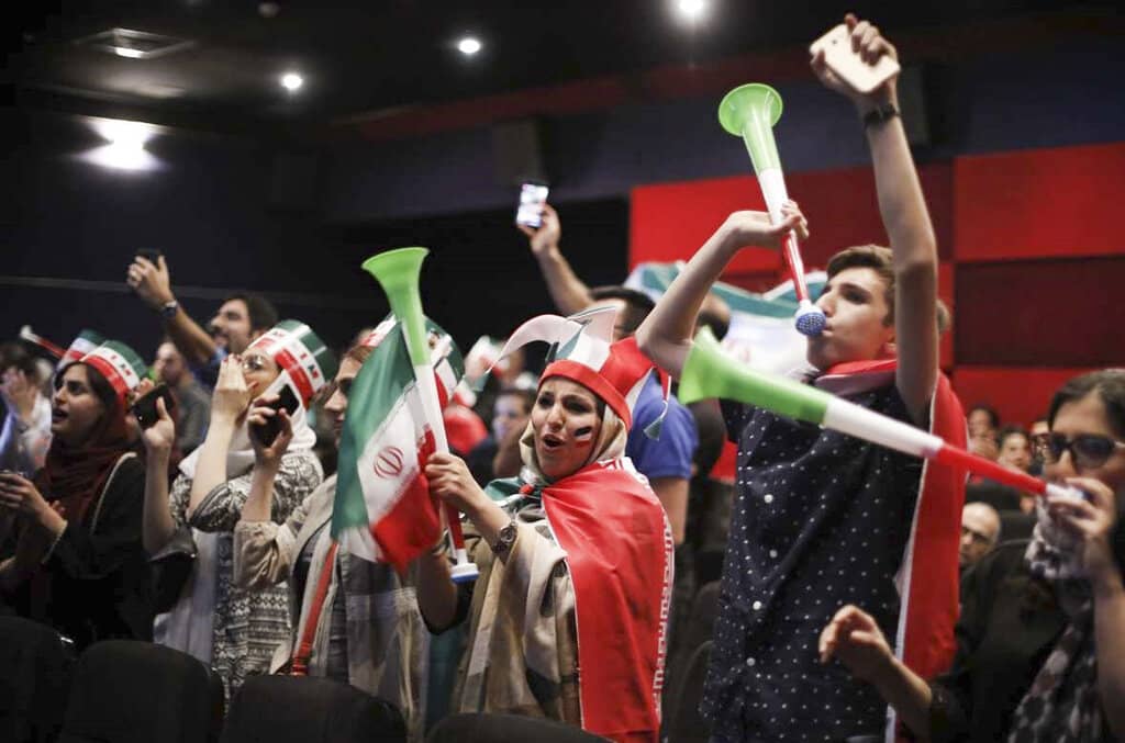 چرا ۴ بازی باقی‌مانده جام جهانی باید در سینماها نمایش داده شود؟‌