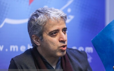 ایوب آقاخانی «زیر نور موضعی» قرار گرفت