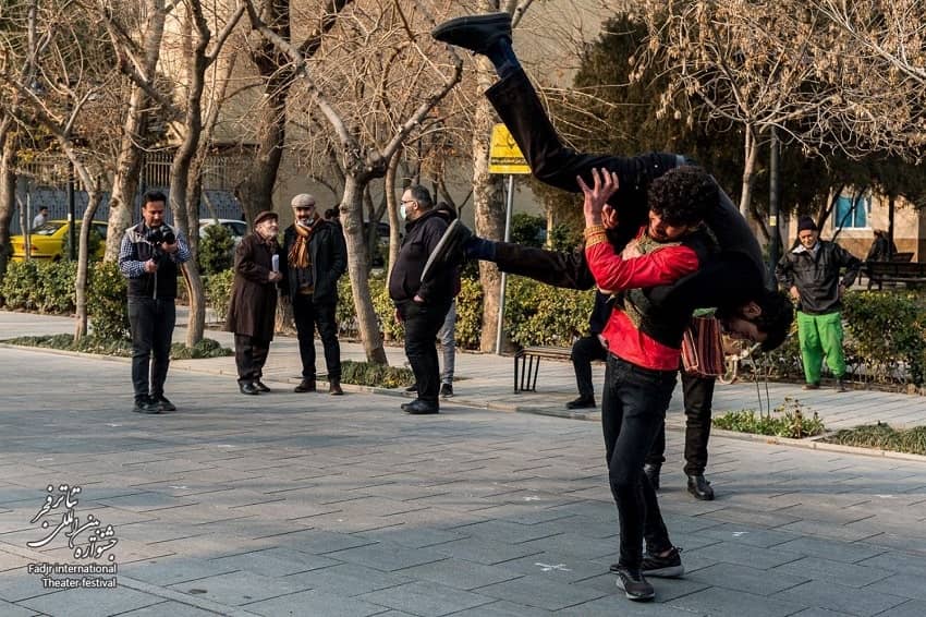 گزارش تصویری نمایش‌های جشنواره تئاتر فجر- تئاتر خیابانی تکم به کارگردانی معین جعفری