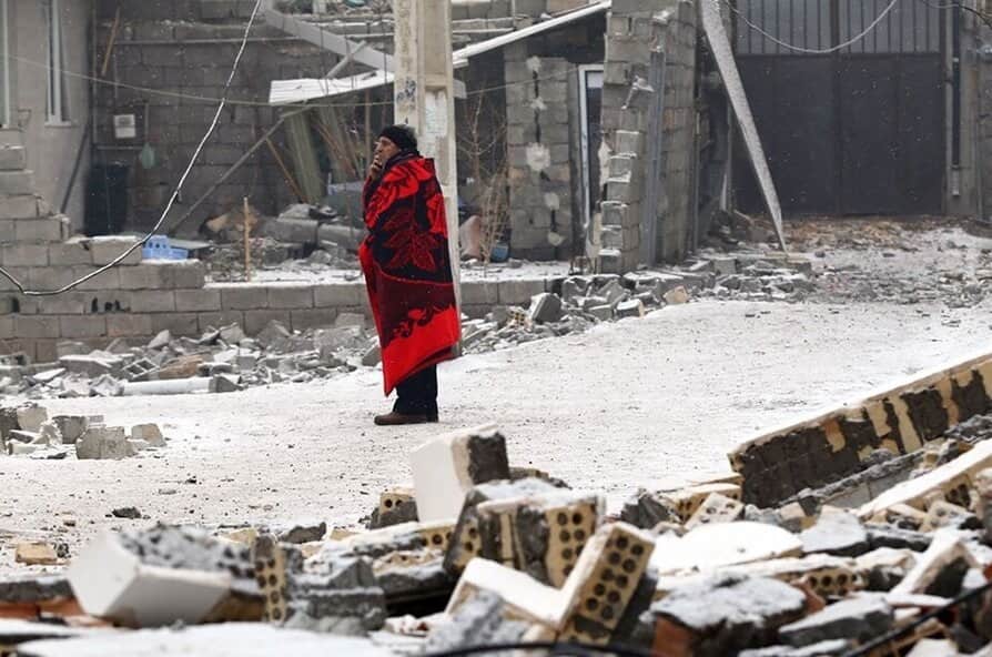  هنرمندان تئاتری برای کمک به خوی وارد عمل شدند