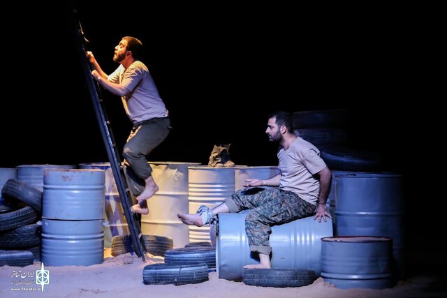 بازیگر مجروح همچنان روی صحنه ماند