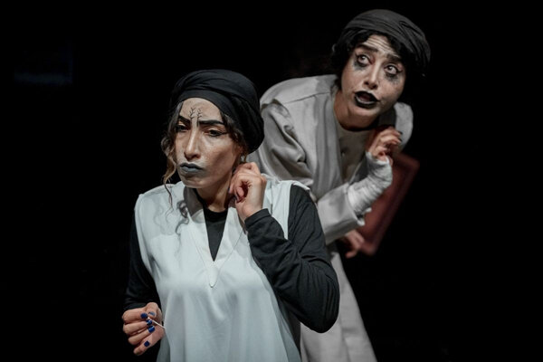 اجرای «موشمرگی» برای کمک به زلزلهزدگان خوی اجرای «موشمرگی» برای کمک به زلزلهزدگان خوی