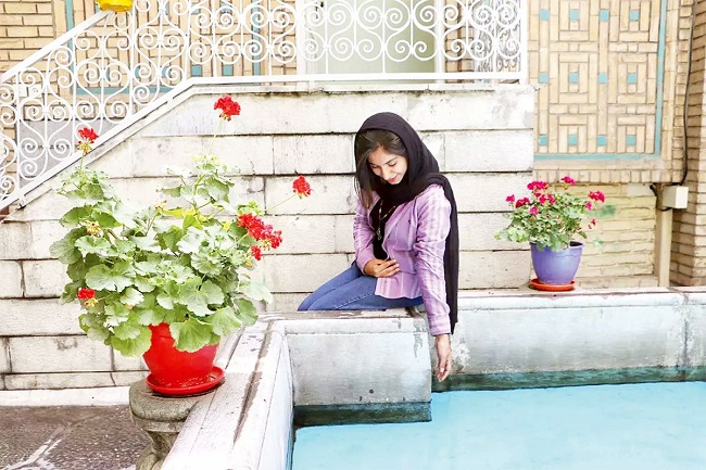  اجرای نمایشی با بازی کوثر افتخاری که یک چشمش را در اعتراضات اخیر از دست داد 