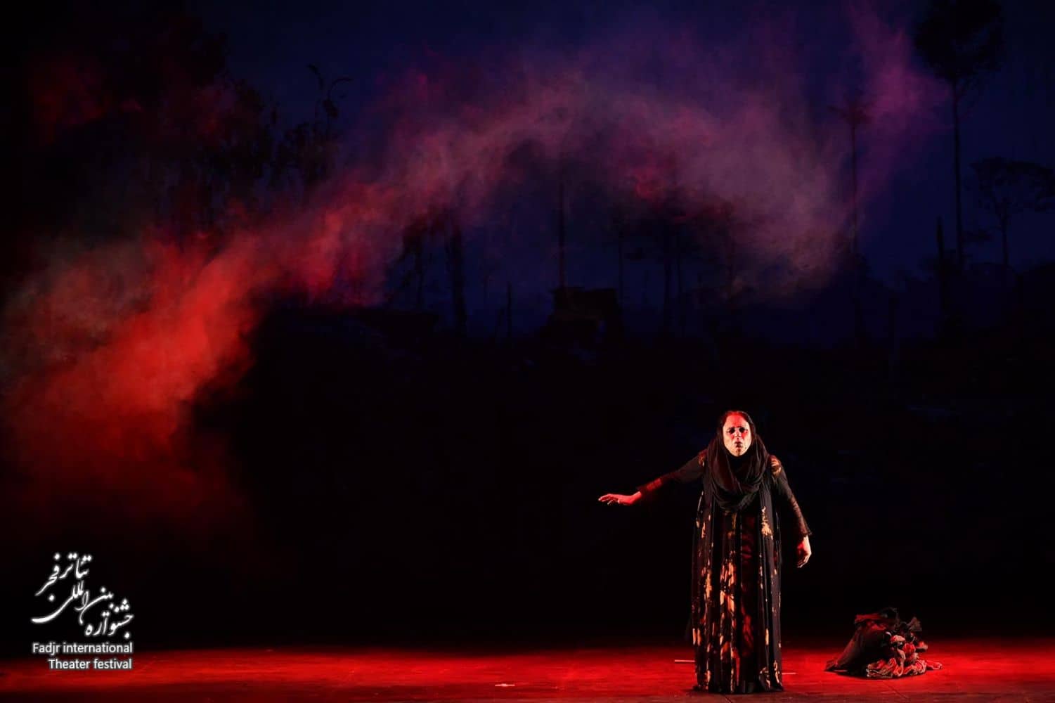 گزارش تصویری- «بی وطن» به کارگردانی لنرسون پولونینی/ جشنواره تئاتر فجر