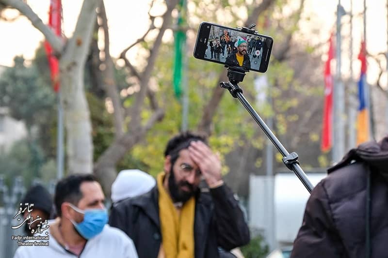 گزارش تصویری- تئاتر خیابانی «کارت قرمز برای بازیکن خارجی» به کارگردانی سید پویا امامی/ جشنواره تئاتر فجر